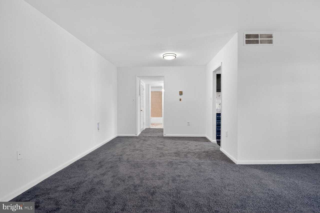 9483 Fairfax Blvd Apt 202 #202 - Photo 5 of 15