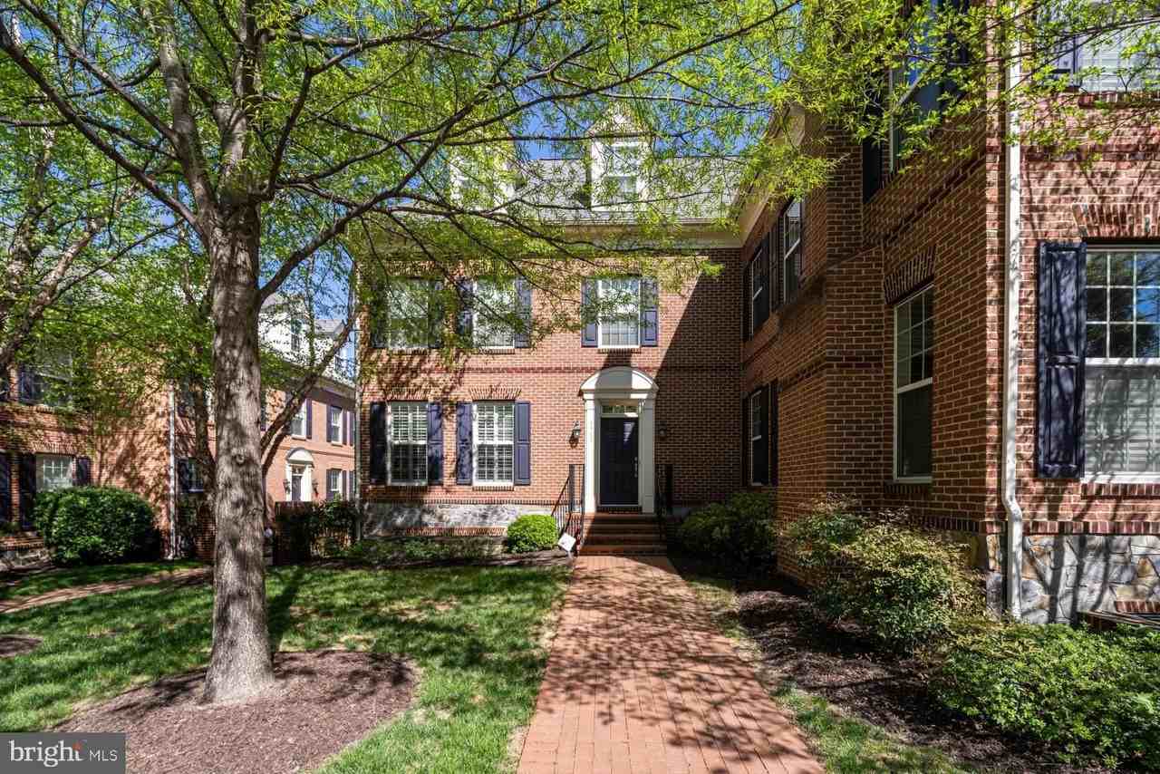 3911 Chain Bridge Rd - Photo 3 of 50