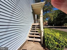 featured image of 203B Fernwood Pl