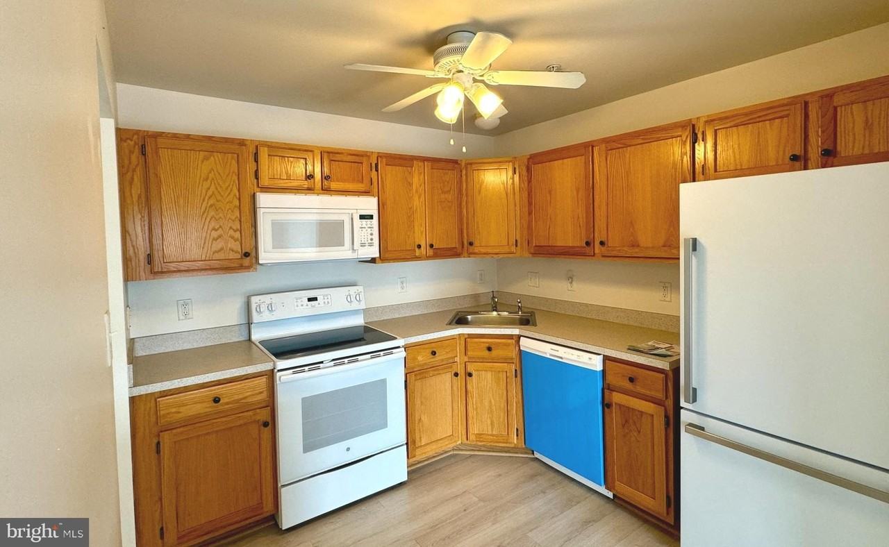 110 Brookland Ct Apt 5 - Photo 4 of 13