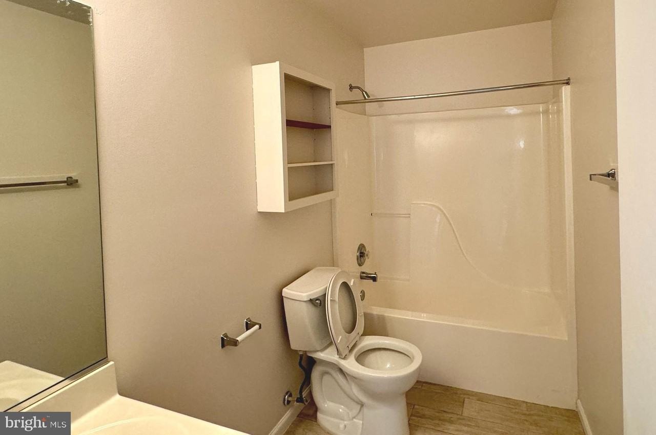 110 Brookland Ct Apt 5 - Photo 6 of 13