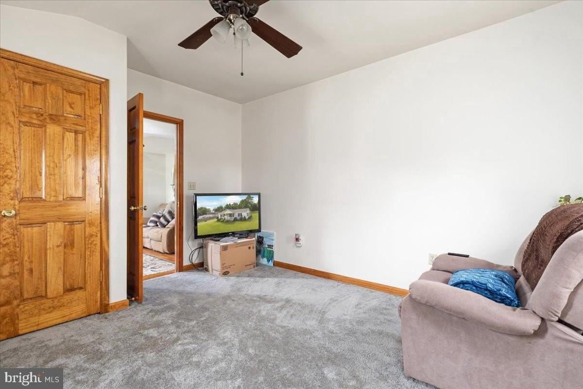 709 Dicks Hollow Road - Photo 5 of 47