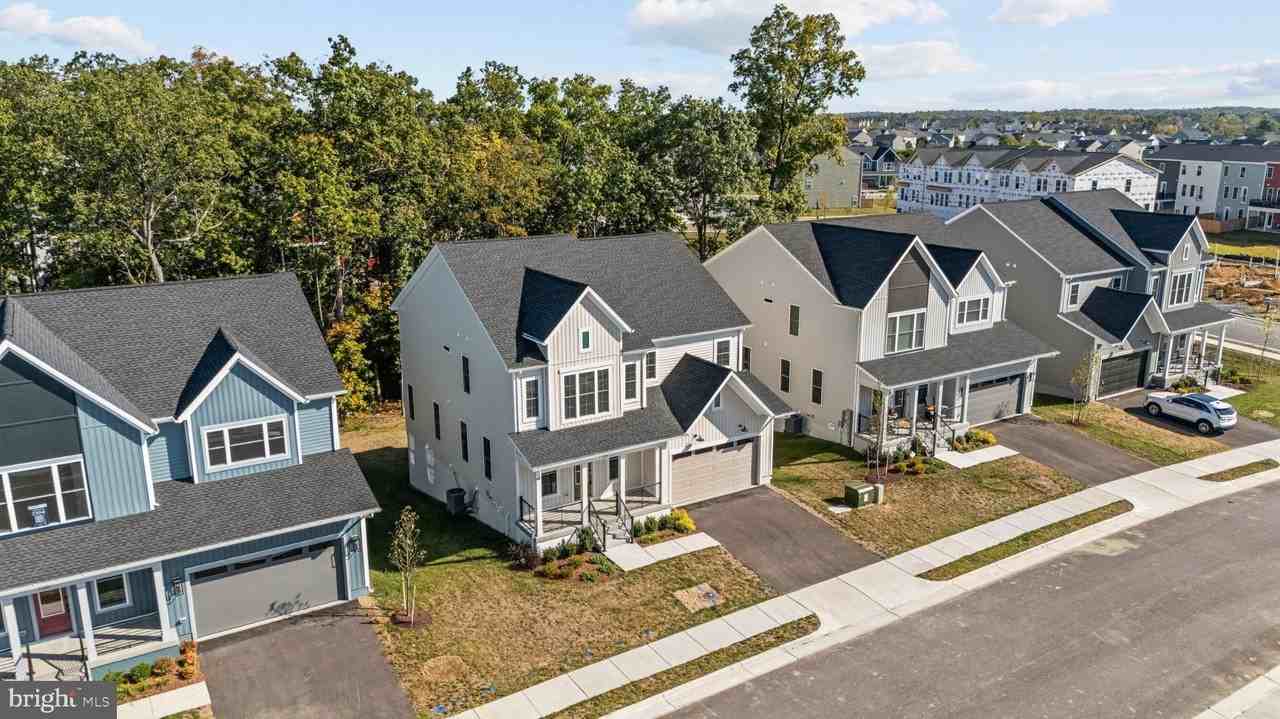 104 Alabaster Ln - Photo 3 of 41