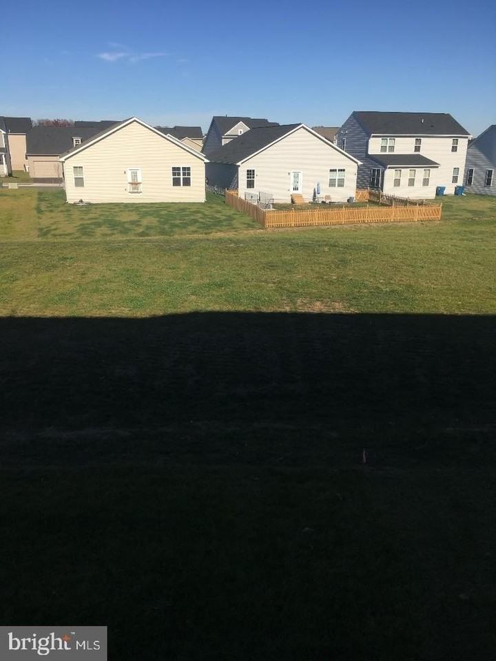 121 Lindy Way - Photo 3 of 23