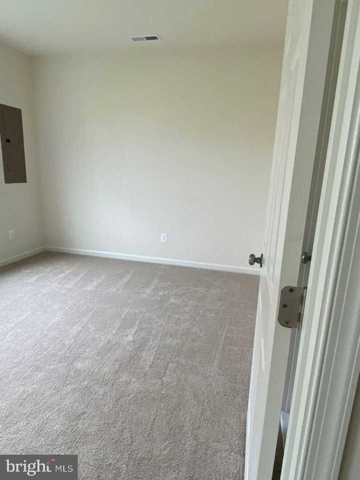 121 Lindy Way - Photo 4 of 23