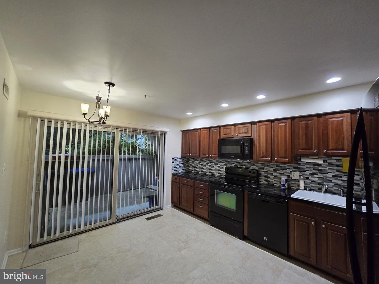 11721 Newbridge Ct - Photo 6 of 43