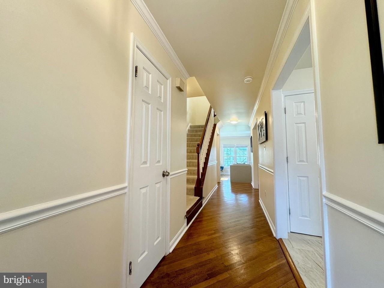 6728 Churchill Rd - Photo 7 of 32