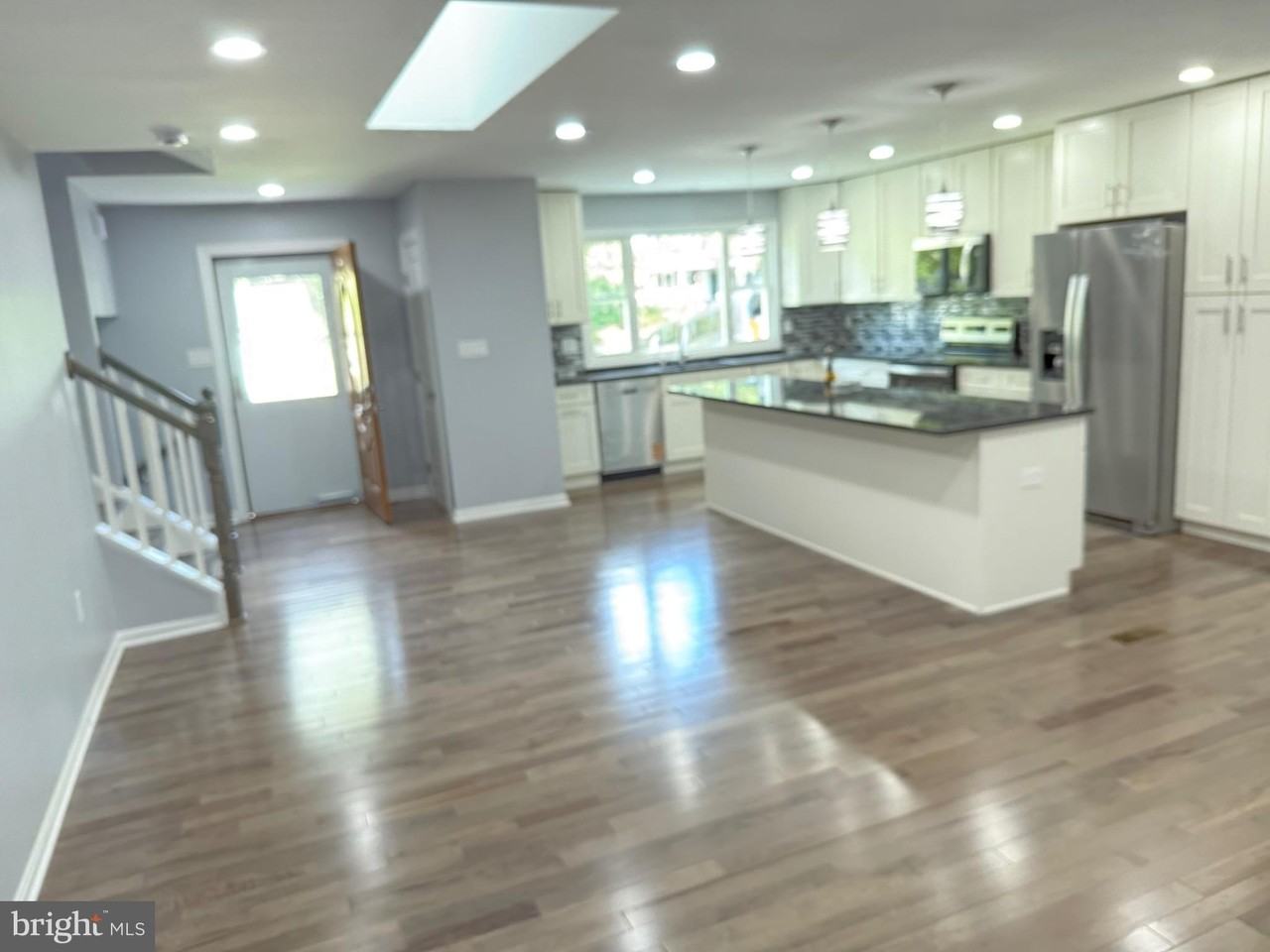 7810 Newington Woods Drive - Photo 2 of 50