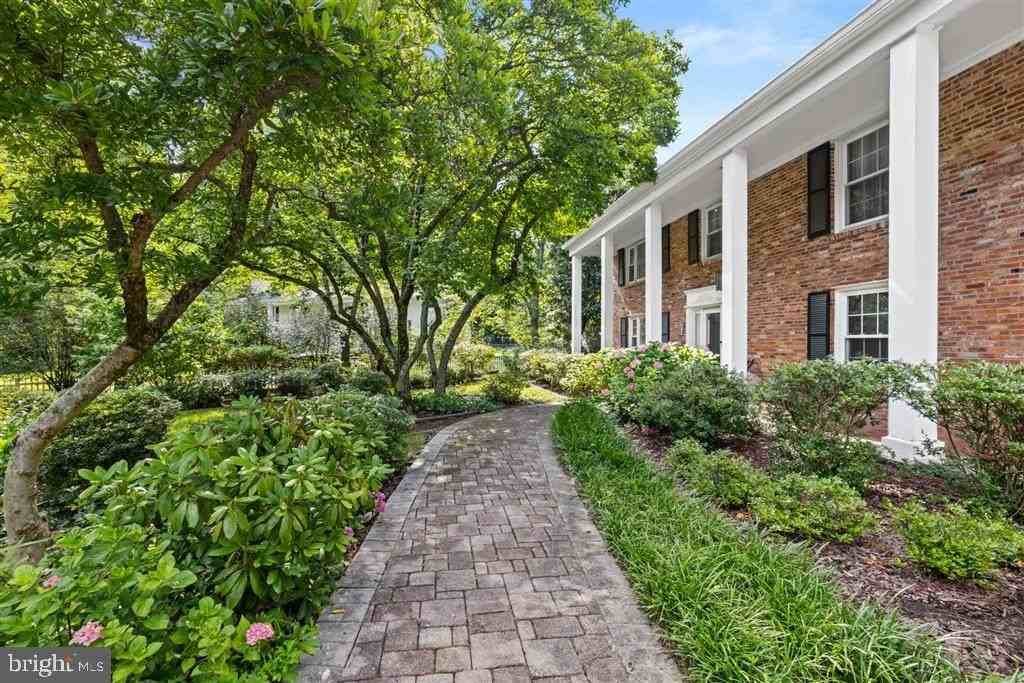 6623 Tunlaw Ct - Photo 3 of 24