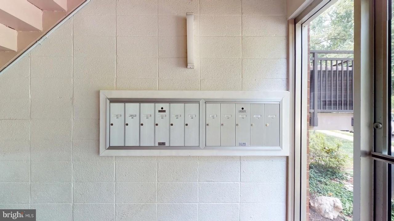 7364 Lee Hwy #203 - Photo 2 of 16