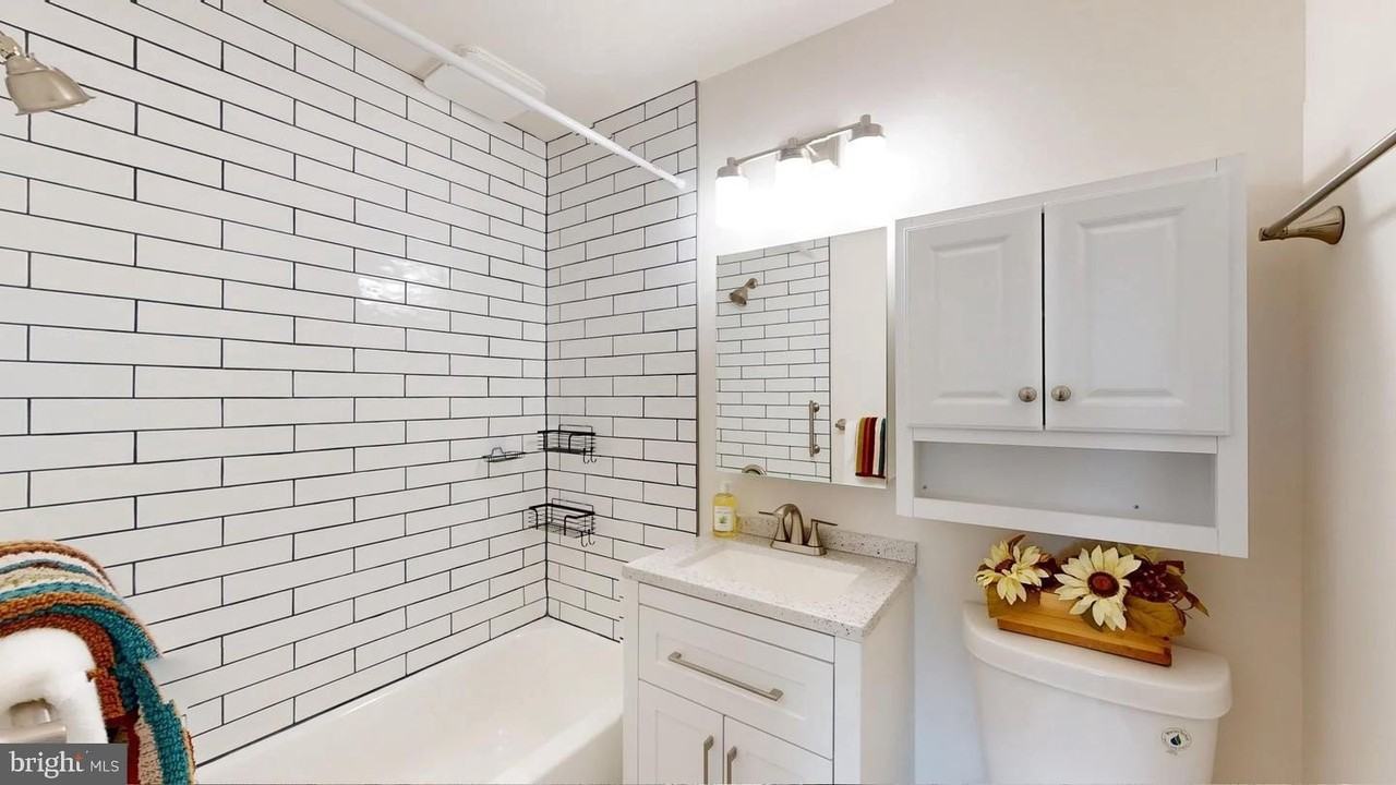 7364 Lee Hwy #203 - Photo 4 of 16