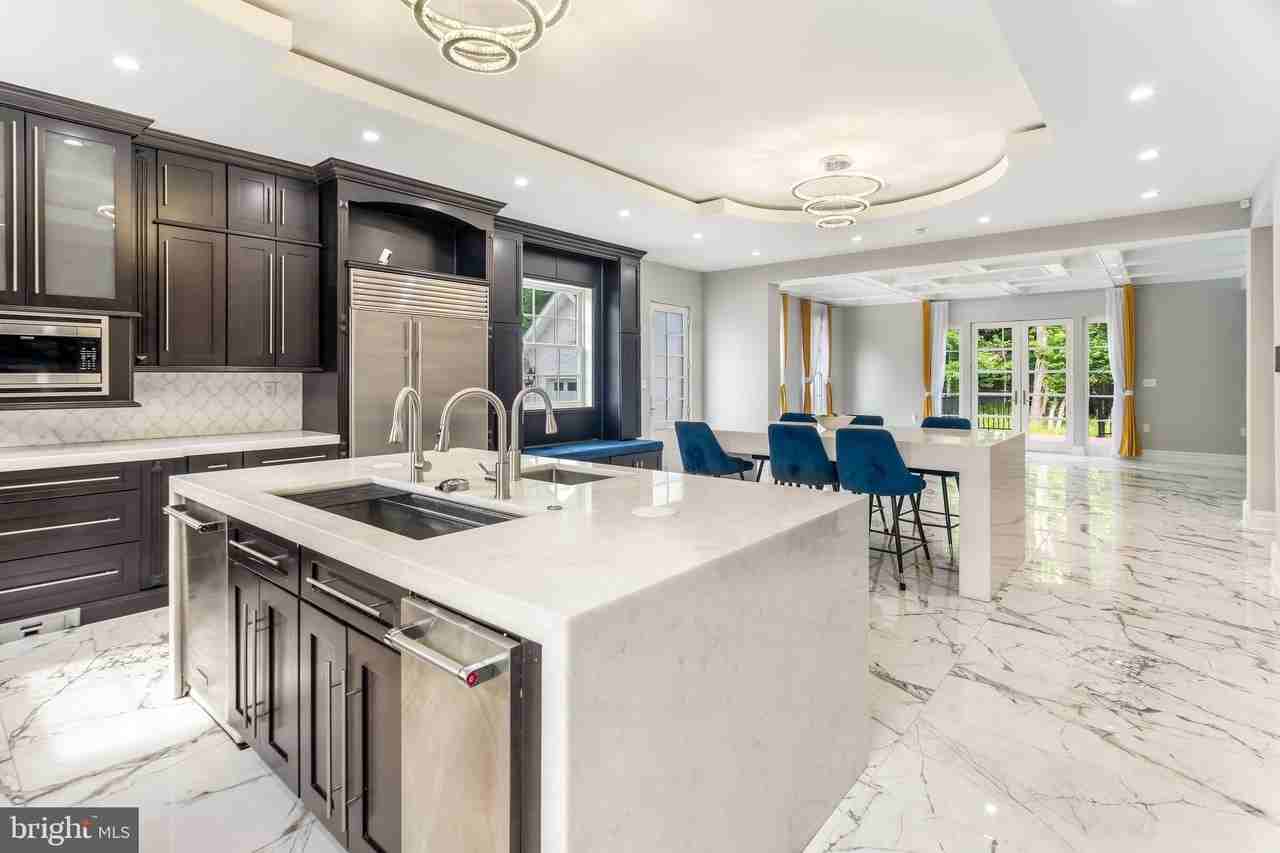 1065 Northfalls Ct - Photo 7 of 50