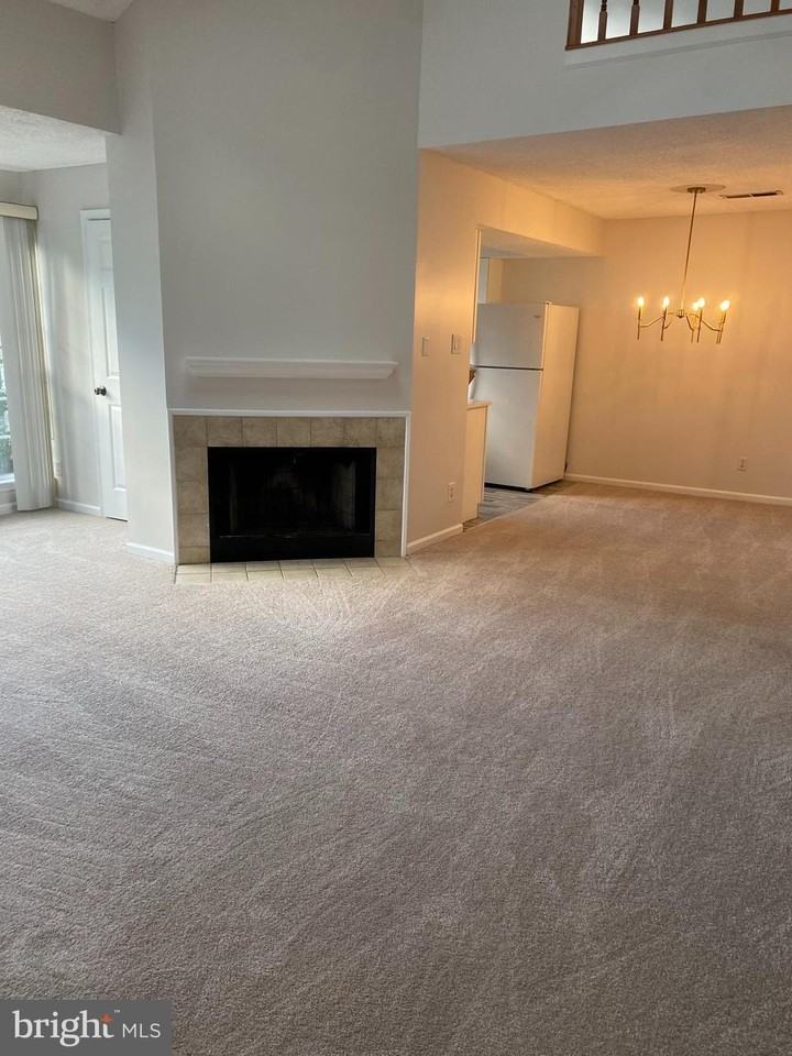 12106 Greenway Court #302 - Photo 4 of 20