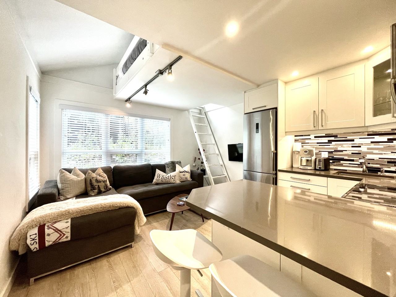 2001 Sarajevo Dr - Photo 2 of 20