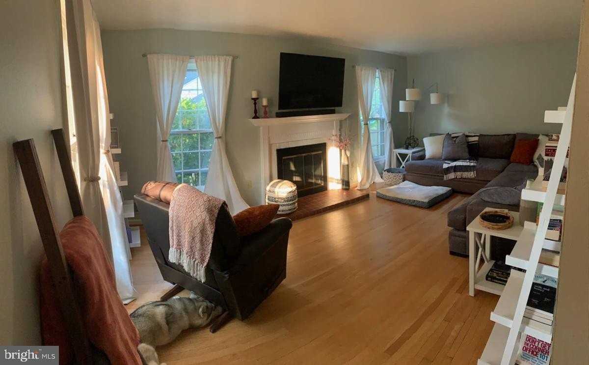 6902 Stoneybrooke Ln - Photo 3 of 11