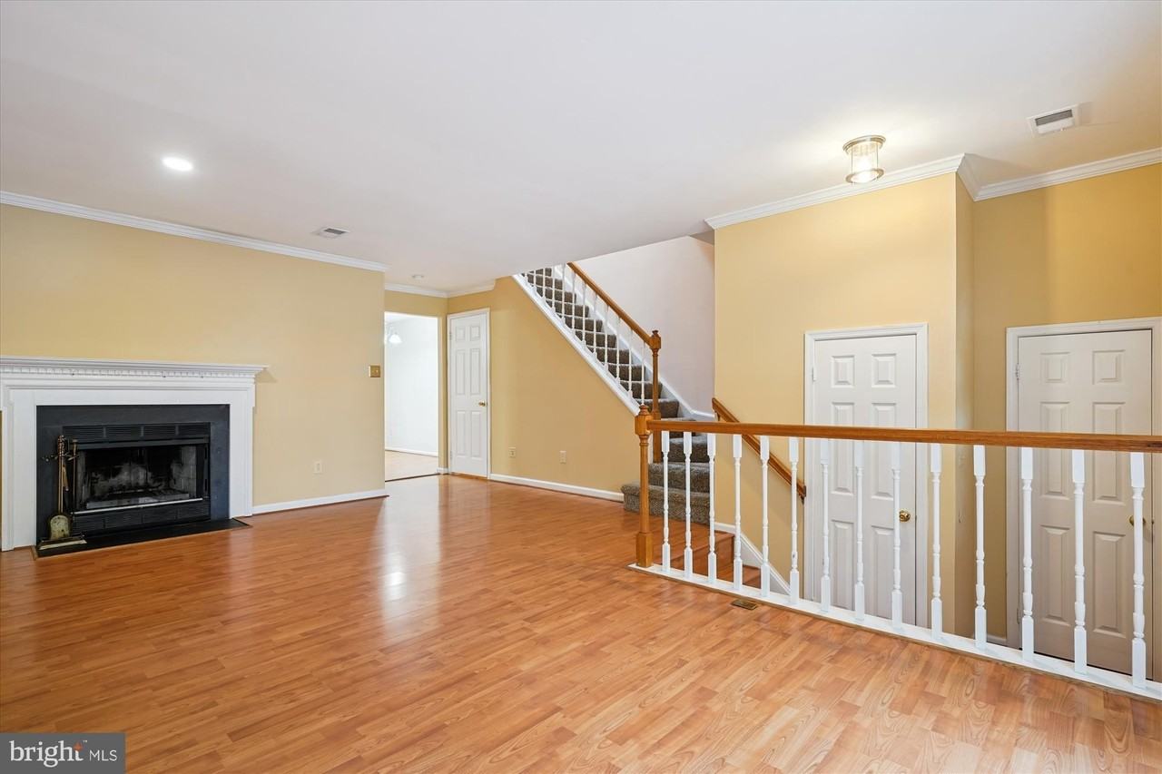 6760 Cardinal Woods Court - Photo 5 of 20