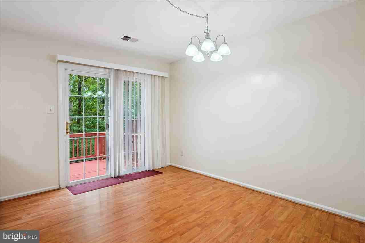 6760 Cardinal Woods Court - Photo 6 of 20