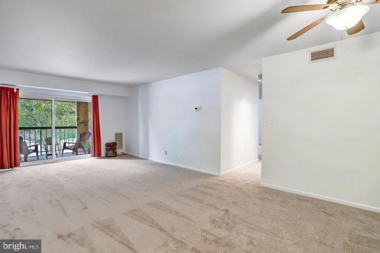 5912 Cove Landing Rd Apt 301 #301 - Photo 5 of 30