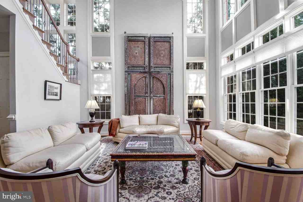 1550 Shelford Ct - Photo 6 of 50