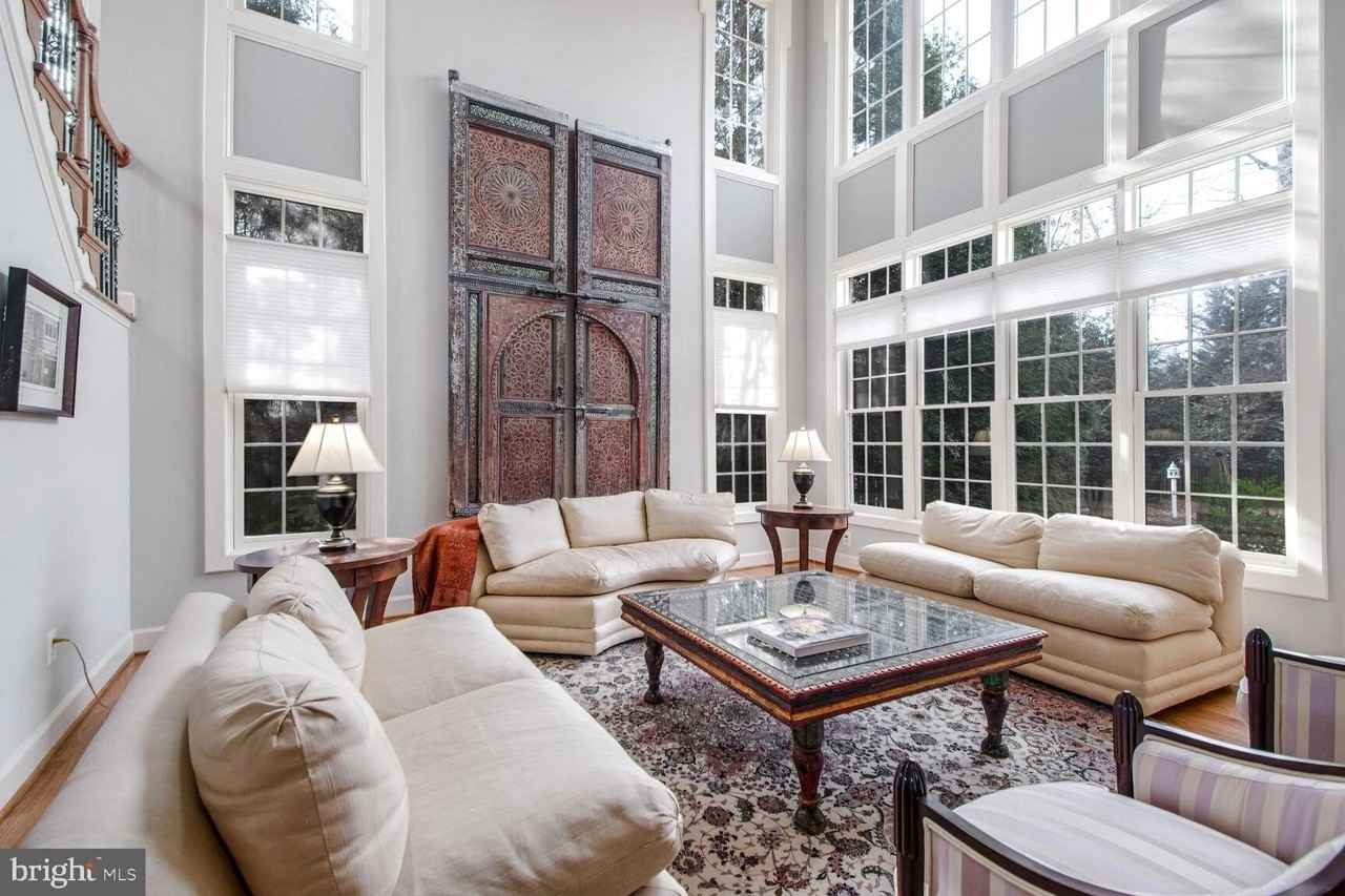 1550 Shelford Ct - Photo 7 of 50