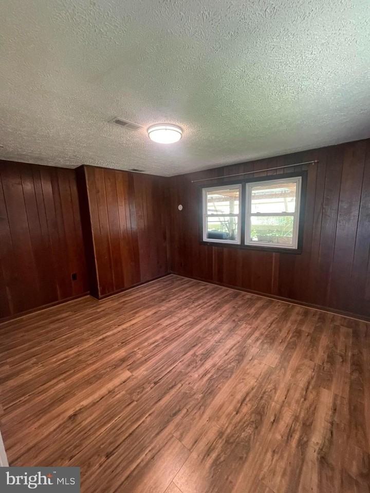 5527 Halwis St - Photo 2 of 18