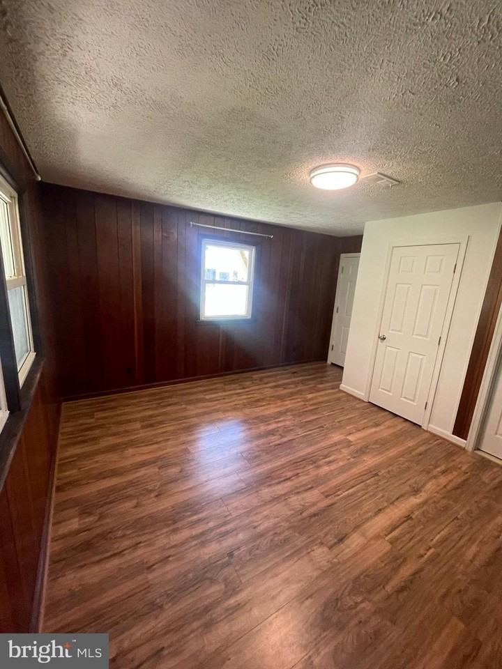 5527 Halwis St - Photo 3 of 18