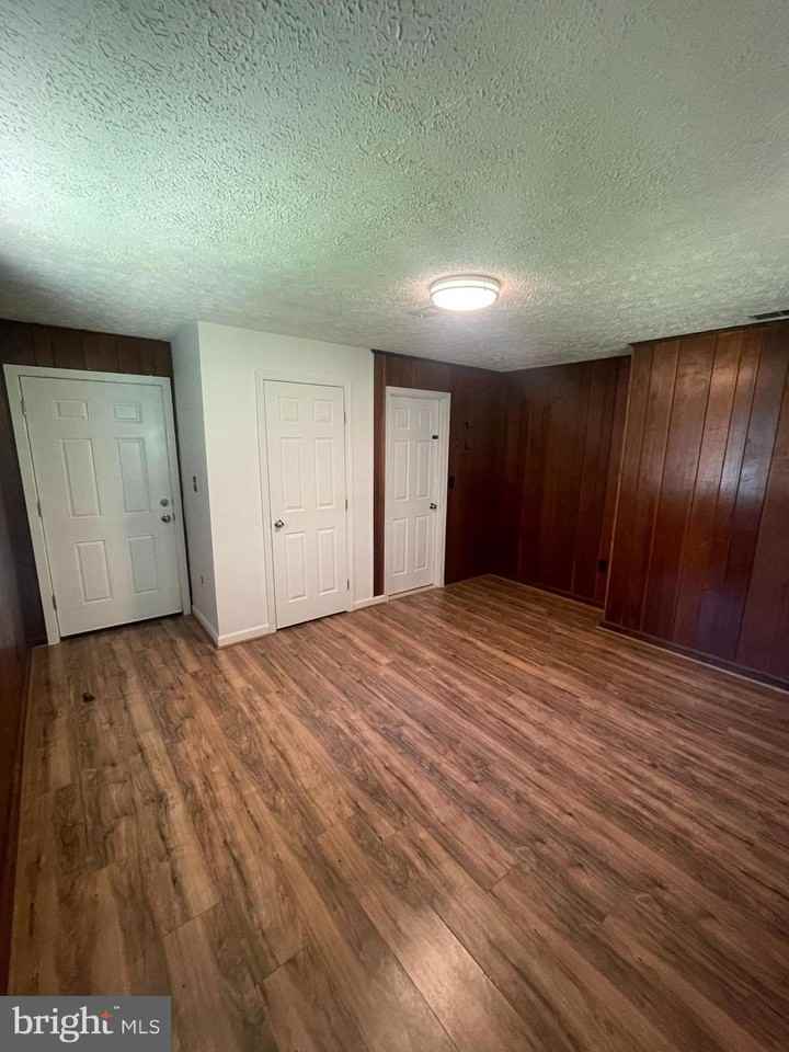 5527 Halwis St - Photo 4 of 18