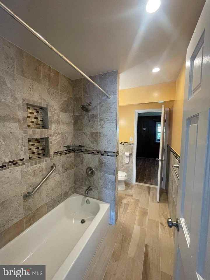 5527 Halwis St - Photo 6 of 18