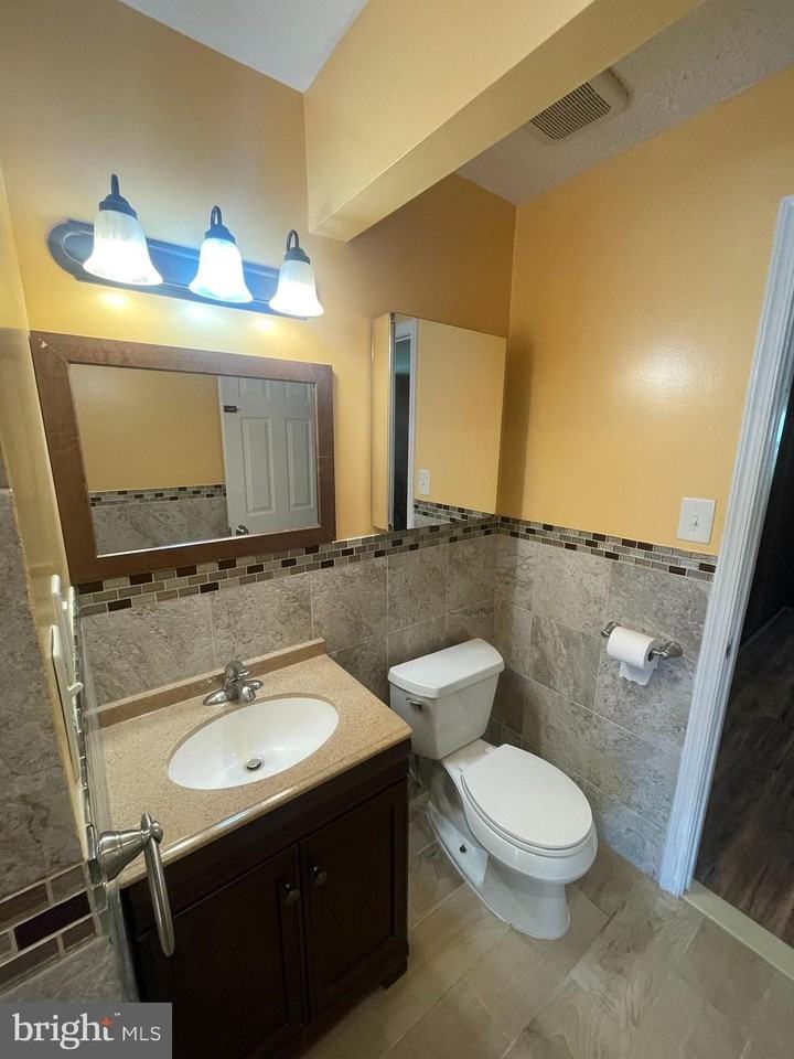 5527 Halwis St - Photo 7 of 18