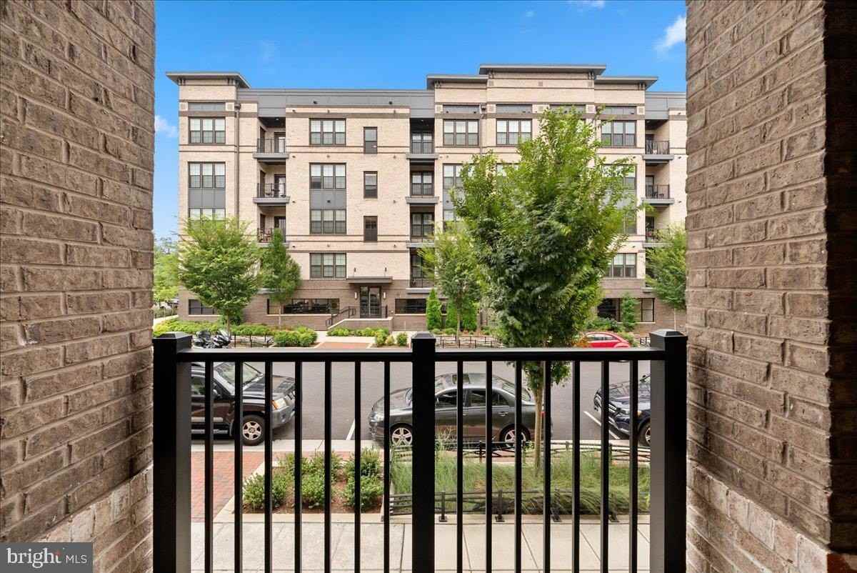 2320 Field Point Rd Unit 103 #103