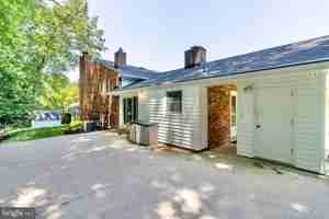 featured image of 7613 Hamlet St