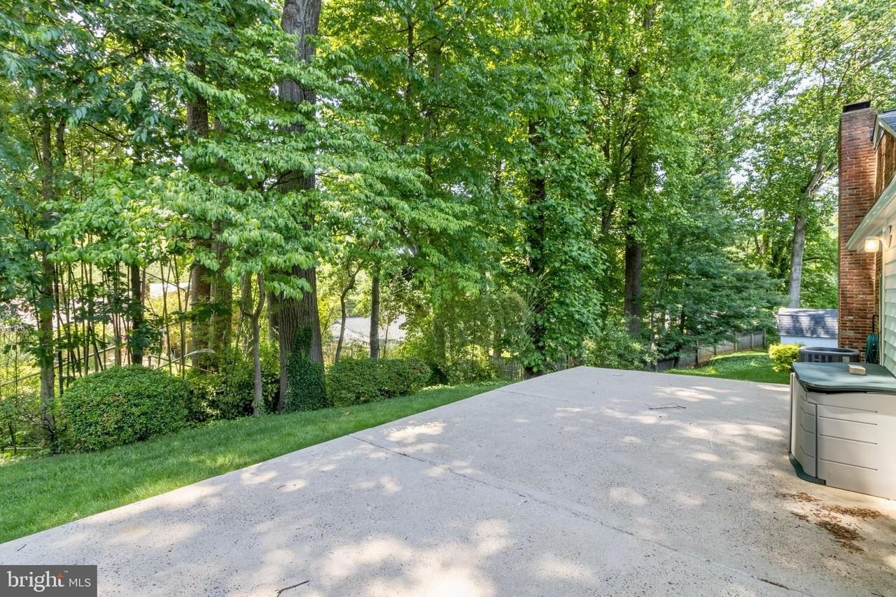 7613 Hamlet St - Photo 2 of 18