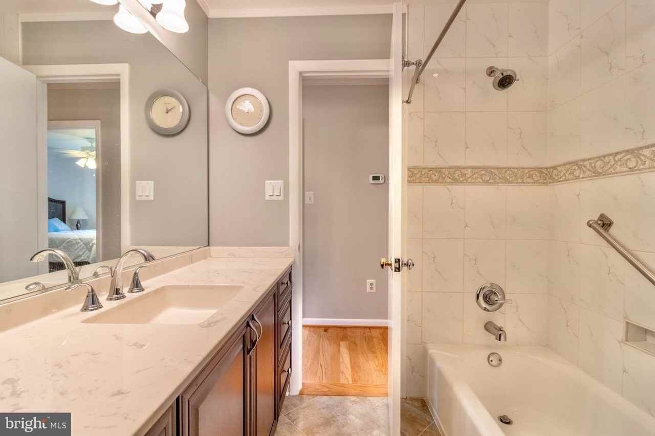 7613 Hamlet St - Photo 3 of 18