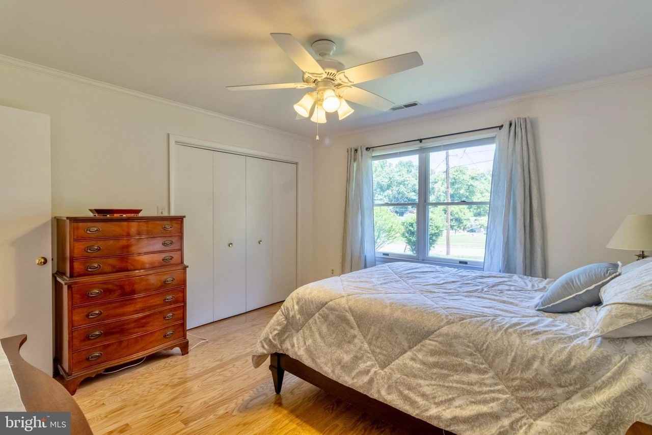 7613 Hamlet St - Photo 5 of 18