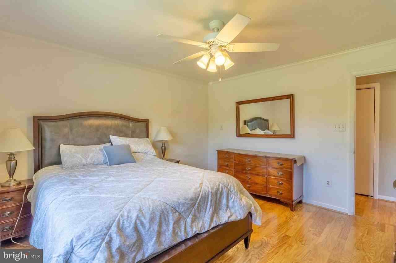 7613 Hamlet St - Photo 6 of 18