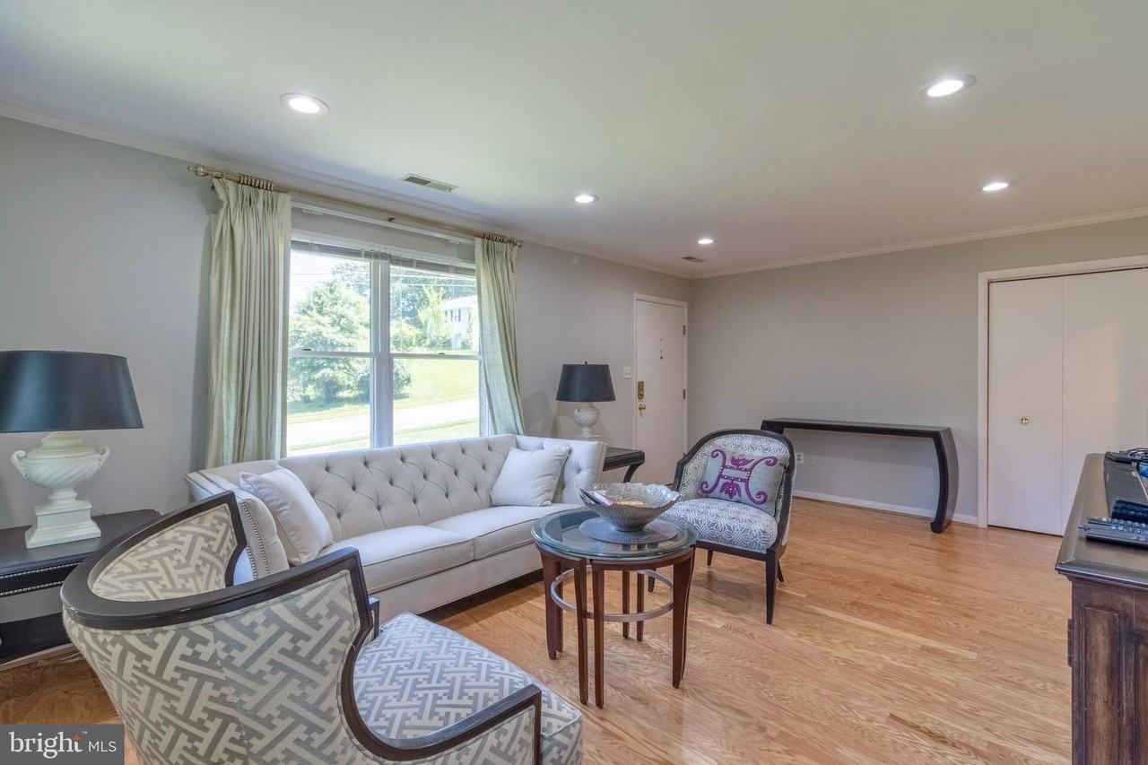 7613 Hamlet St - Photo 3 of 18