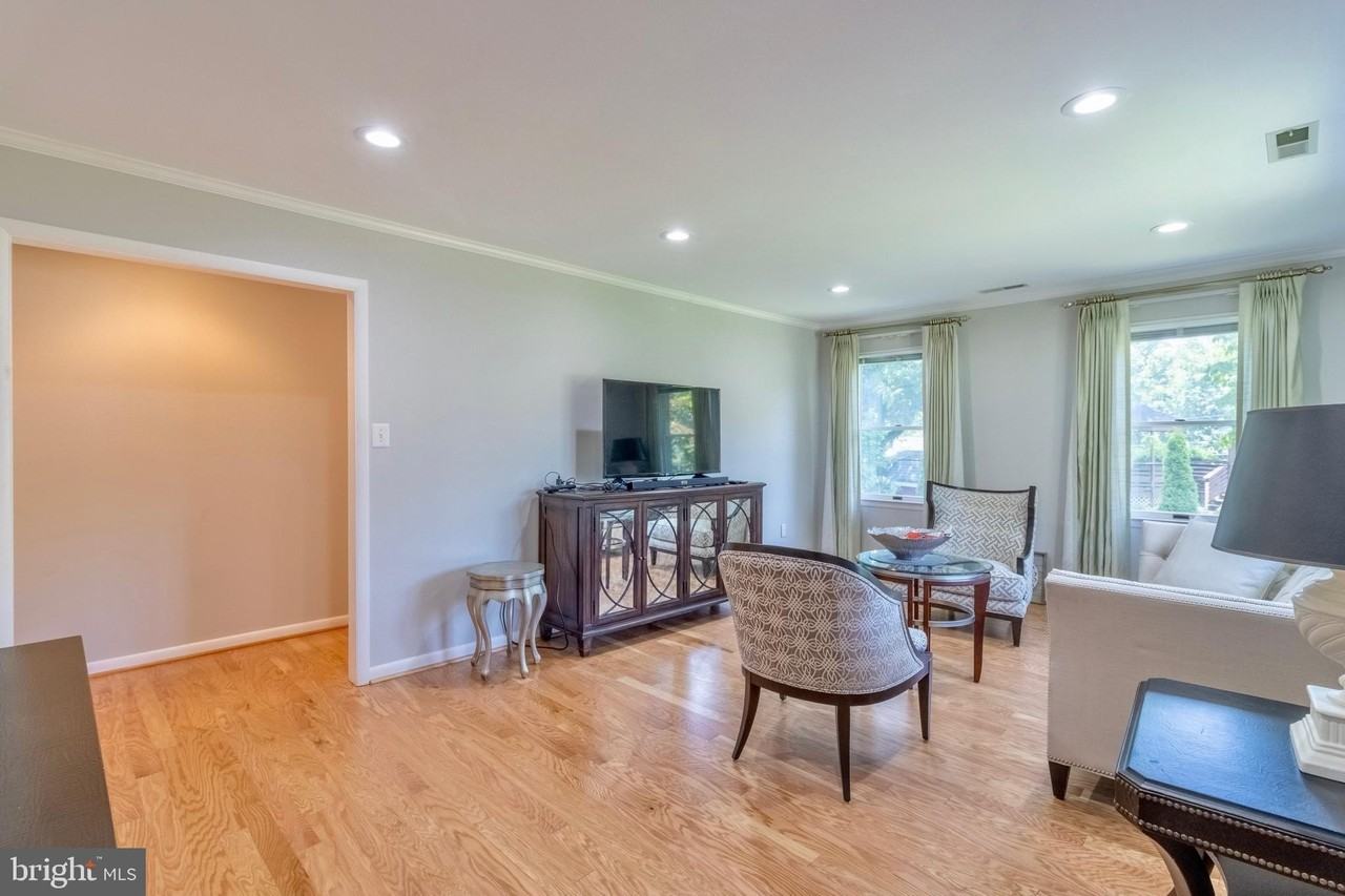 7613 Hamlet St - Photo 5 of 18