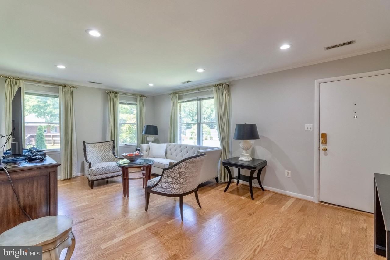 7613 Hamlet St - Photo 2 of 18