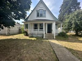 featured image of 827 W Cota St