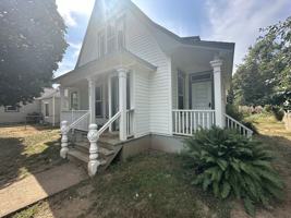 featured image of 827 West Cota Street