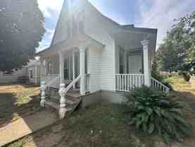 827 West Cota Street - Photo 1 of 1