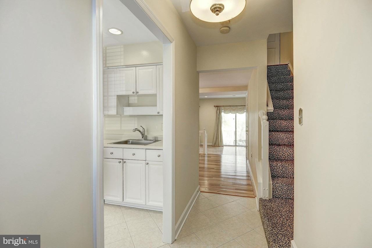 5812 Apsley House Ct - Photo 3 of 30