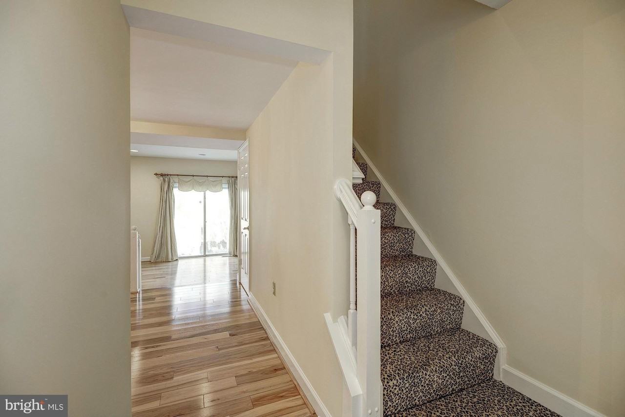 5812 Apsley House Ct - Photo 4 of 30