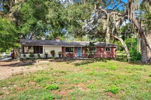 featured image of 18321 Edgewood Drive