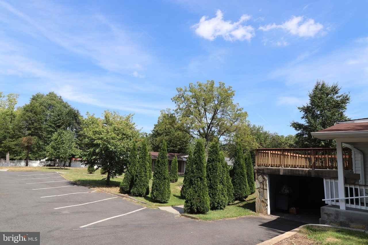 4006 Buckman Rd - Photo 2 of 33