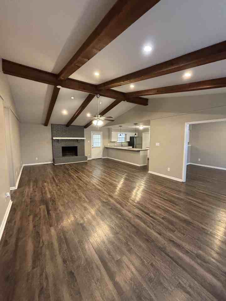 714 Foxboro Dr - Photo 3 of 20
