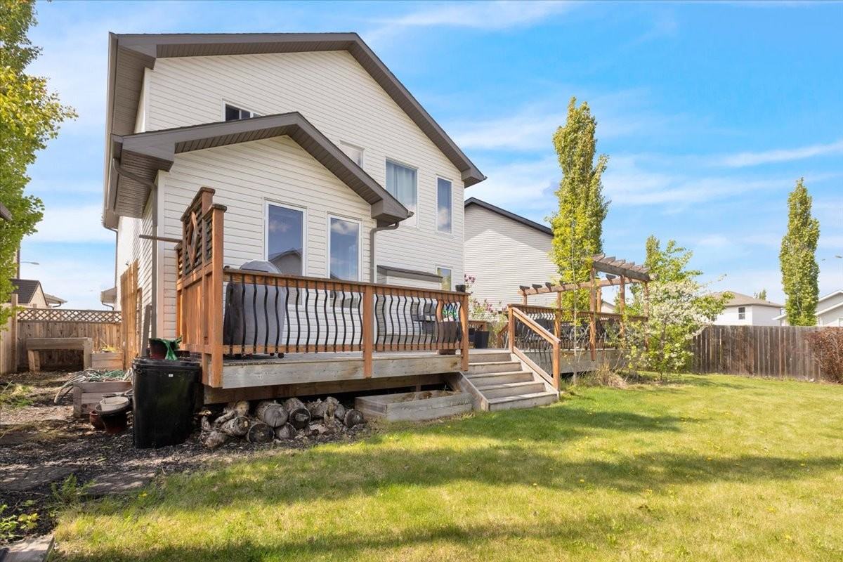 815 Foxwood Bay - Photo 2 of 48