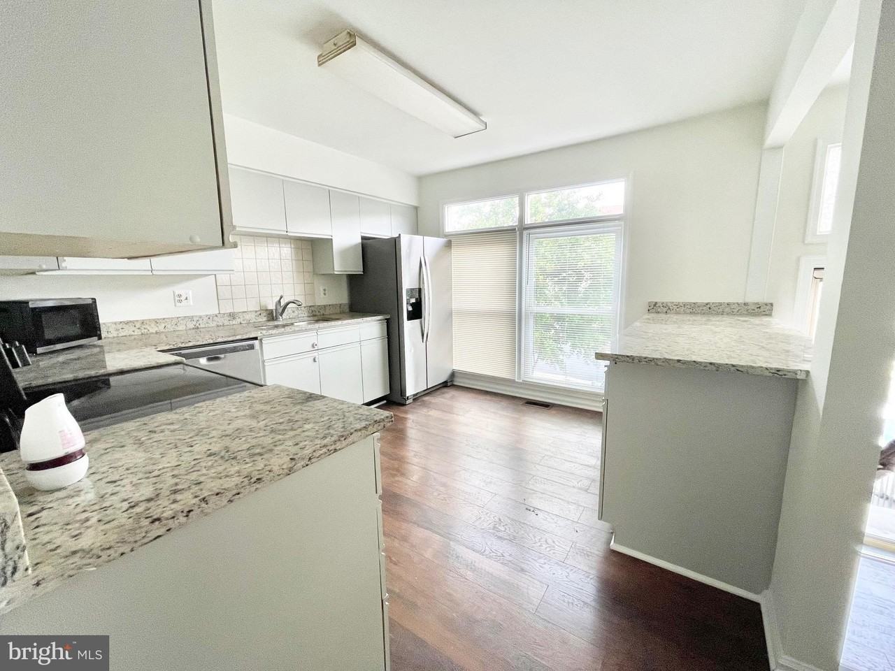 509 Dakota Dr - Photo 2 of 17