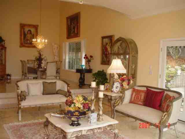 1063 Woodview Pl - Photo 2 of 9