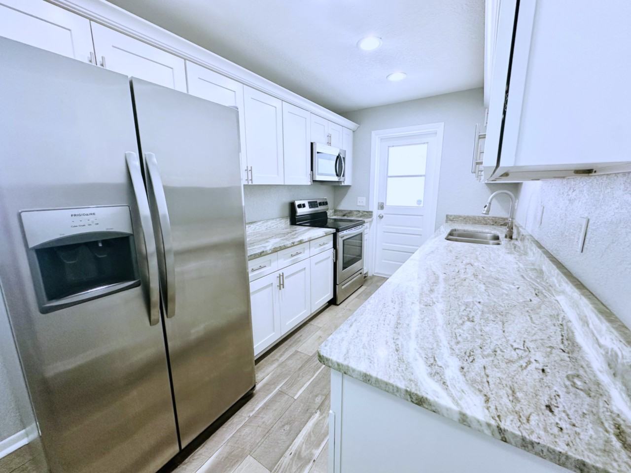 2878 26th Ave N - Photo 3 of 5